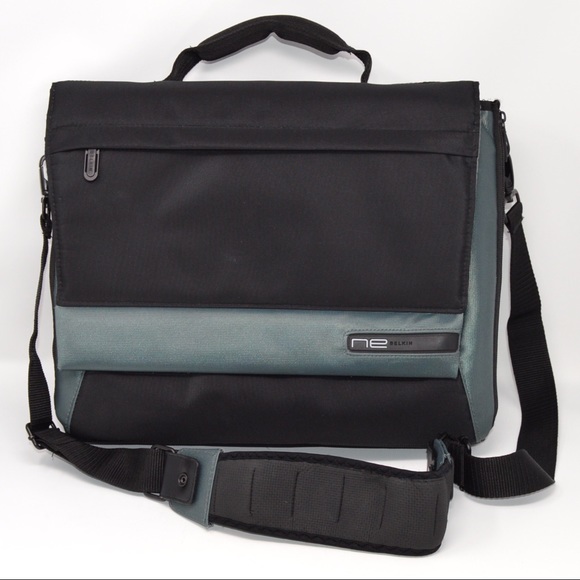 belkin Handbags - Belkin Laptop Messenger Bag